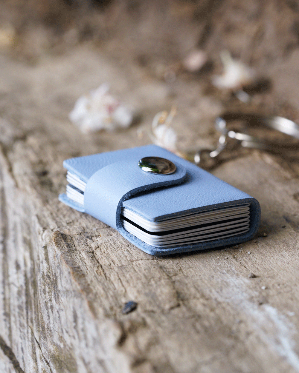 Xmas Sweater Bookeez - Mini Photo Album Keychain for Holiday Memories